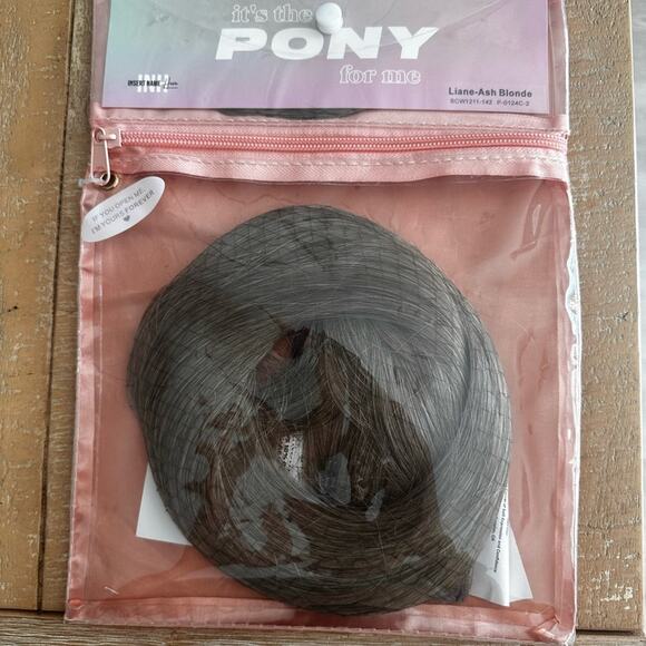 Liane-ash Blonde | 18” ponytail | hair extensions | new never opened main image 7